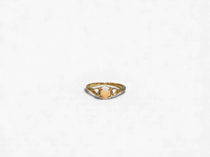 Vintage 14k Yellow Gold Opal Ring