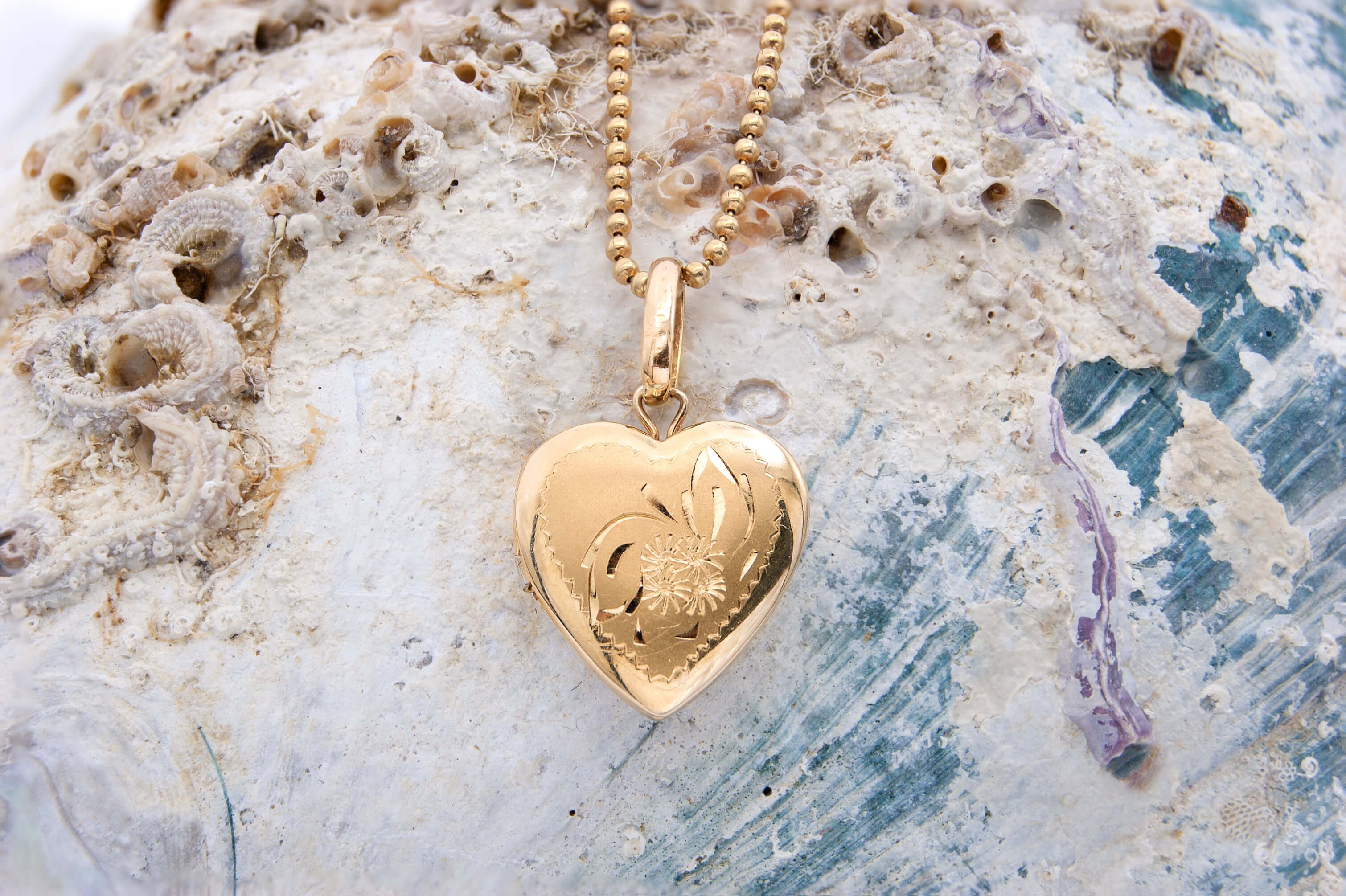 Engraved heart locket necklace shop