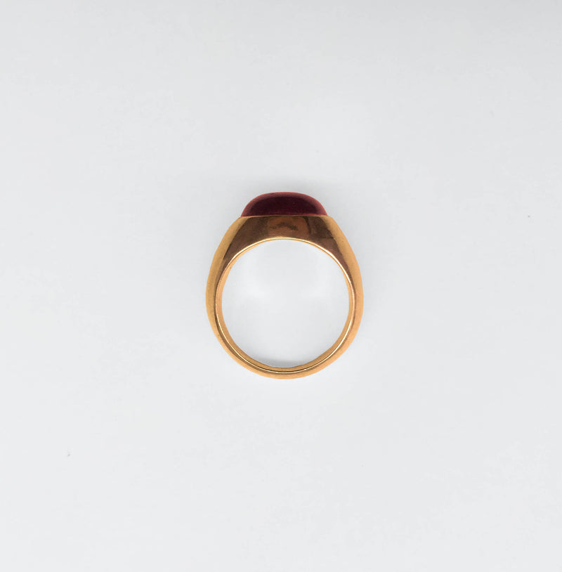 Horizontal set Garnet Cabochon Ring