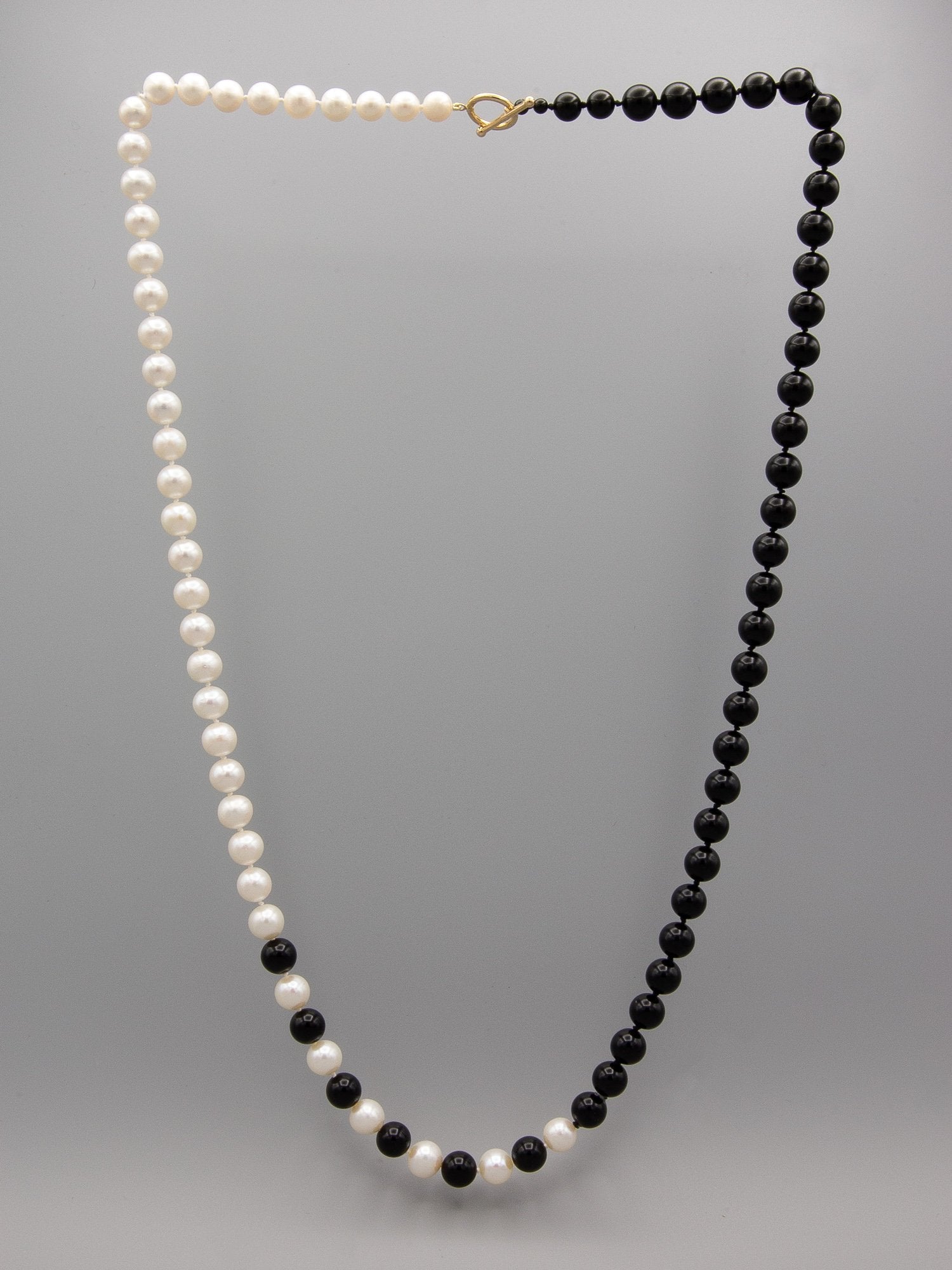 VEERT - The Green Onyx & Freshwater Pearl Necklace