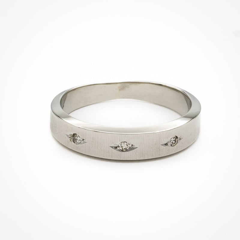 Single Edge Florentine Diamond Ring